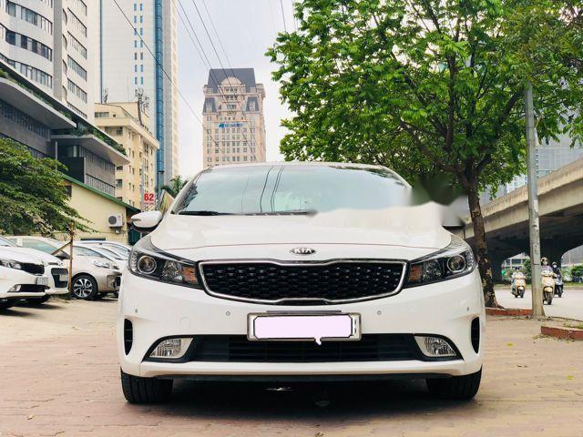 Bán xe Kia Cerato 2017 tự động, màu trắng 