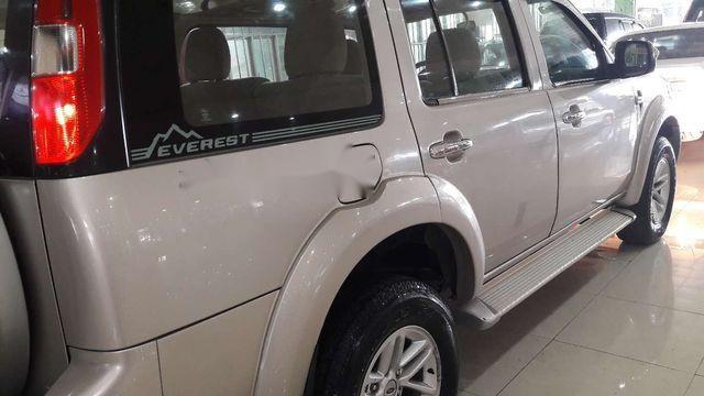 Bán rẻ xe Ford Everest 2009 số sàn, màu bạc