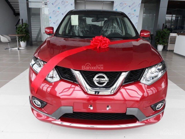 Bán xe Nissan X trail 2.0 sản xuất 2018, màu đỏ