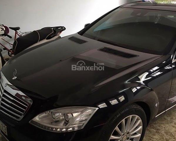 Cần bán xe Mercedes S300 đời 2011, màu đen