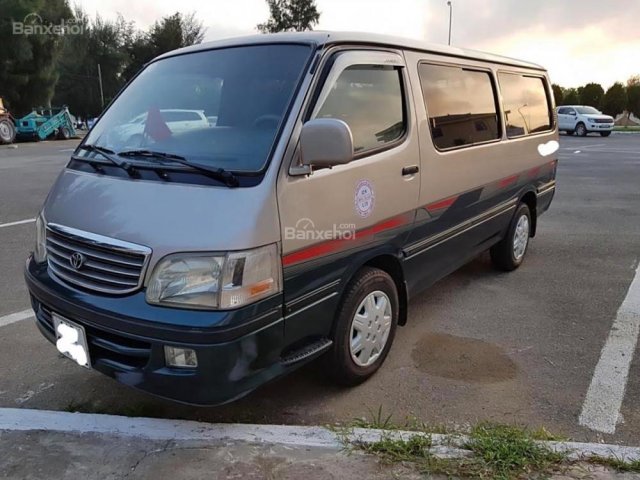 Bán Toyota Hiace 2.4 đời 2004, giá chỉ 180 triệu