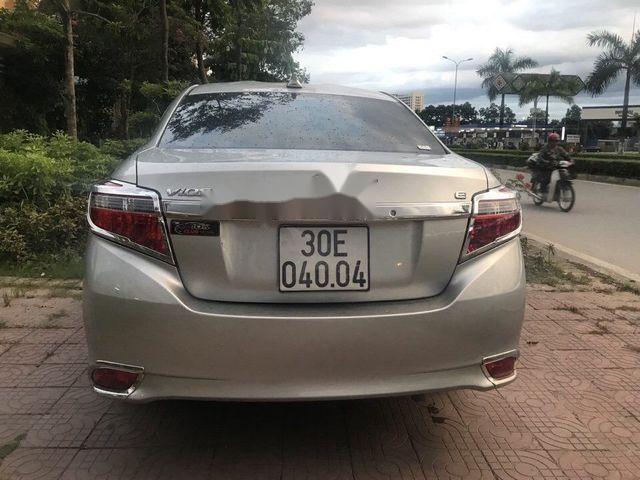 Bán xe Toyota Vios 1.5E màu bạc, sản xuất 2016 