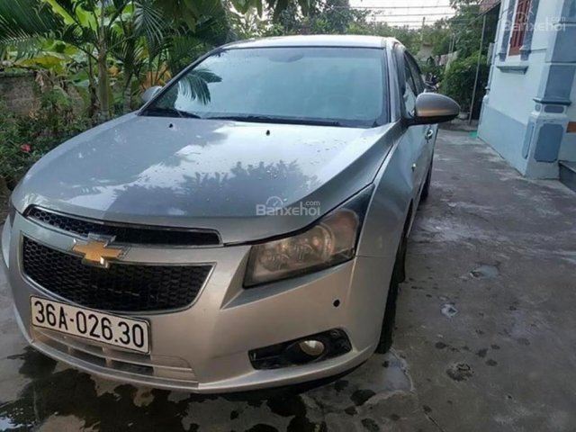 Bán Chevrolet Cruze LS 1.6 MT 2011, màu bạc chính chủ