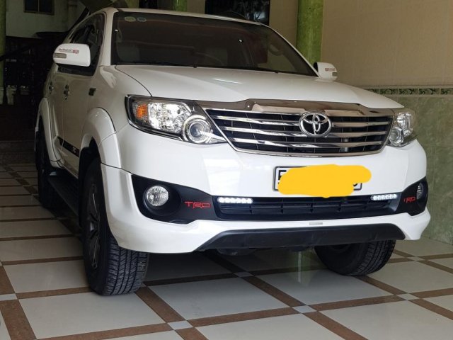 Cần bán xe Toyota Fortuner TRD Sportivo 4x2 AT sản xuất 2015, màu trắng