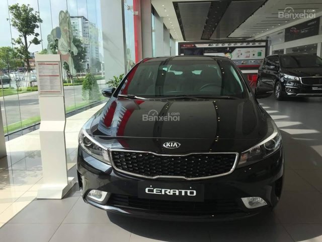 Cần bán Kia Cerato 1.6 AT năm sản xuất 2018, màu đen, giá tốt