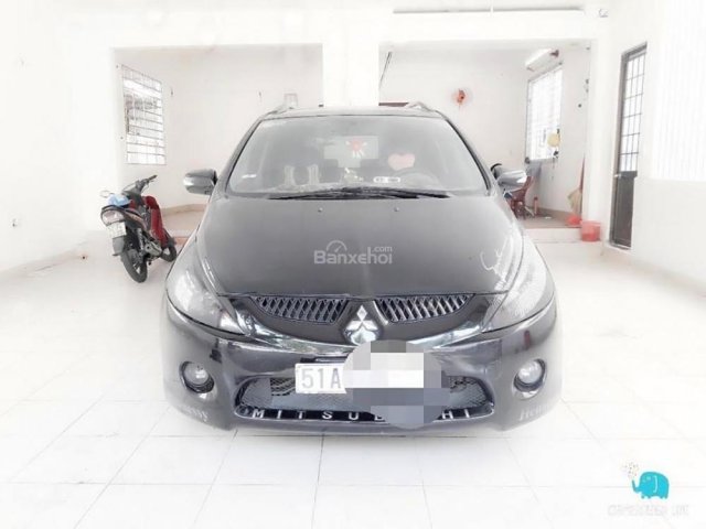 Cần bán Mitsubishi Grandis 2005, màu đen, giá tốt