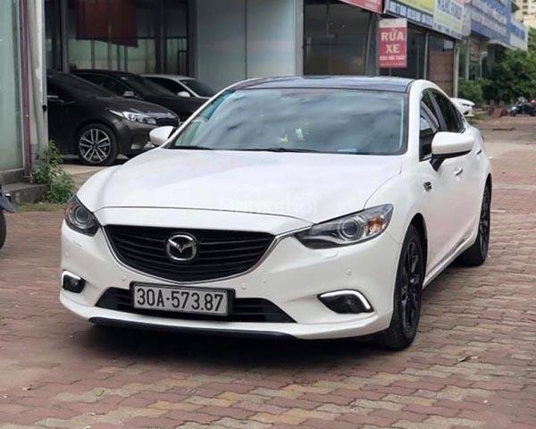 Bán Mazda 6 2.0 sản xuất 2015, màu trắng