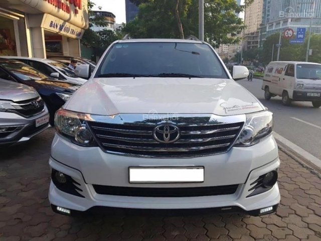 Cần bán xe Toyota Fortuner TRD Sportivo 4x4 AT đời 2016, màu trắng  