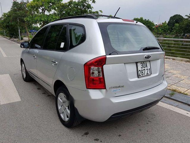 Cần bán lại xe Kia Carens 2009, màu bạc, nhập khẩu xe gia đình, 350tr