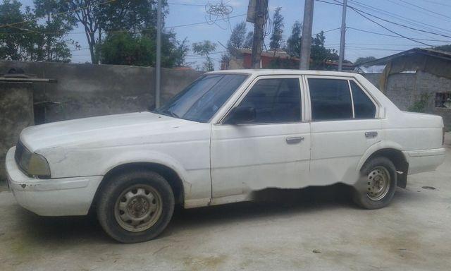 Cần bán xe Toyota Corona đời 1983, màu trắng