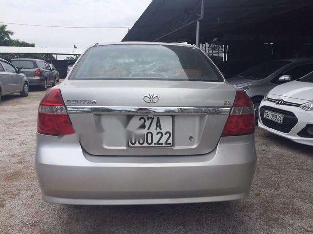 Bán Daewoo Gentra sản xuất 2008, màu bạc xe gia đình