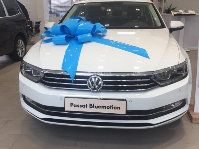 Passat Bluemotion 2018, ưu đãi 20 triệu, 1 năm bảo dưỡng, 1 năm bảo hiểm