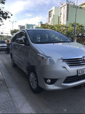 Cần bán Toyota Innova năm 2013, màu bạc chính chủ