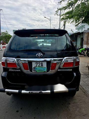 Bán xe Toyota Fortuner sản xuất năm 2011, màu đen 