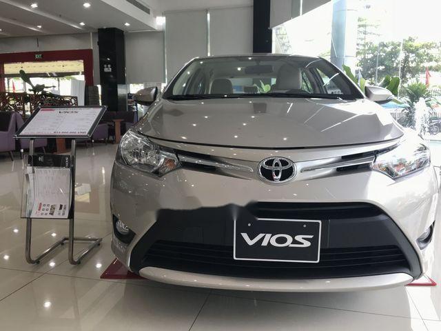 Bán Toyota Vios 1.5E sản xuất năm 2018, màu bạc, giá tốt