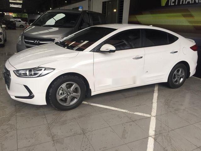 Bán Hyundai Elantra năm 2016, màu trắng