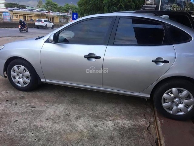 Cần bán Hyundai Elantra năm 2009, màu bạc, nhập khẩu nguyên chiếc 