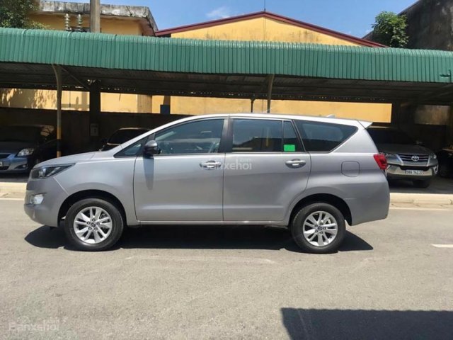 Bán Toyota Innova 2.0E đời 2018, màu bạc, giá chỉ 743 triệu