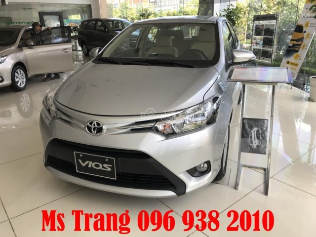 Bán Toyota Vios E CVT khuyến mãi cực sốc, giảm tiền mặt trên giá xe, tặng phụ kiện chính hãng. LH Ms Trang 096 938 2010