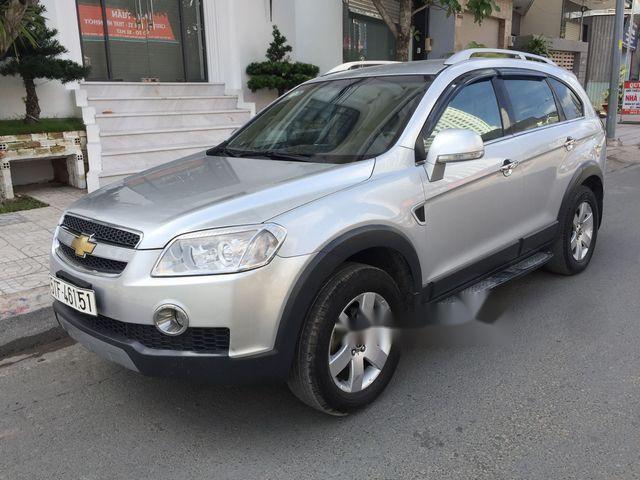 Bán xe Chevrolet Captiva 2007 AT màu bạc 