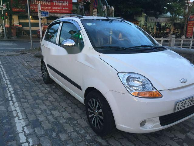 Cần bán Chevrolet Spark AT đời 2009, màu trắng, còn rất mới