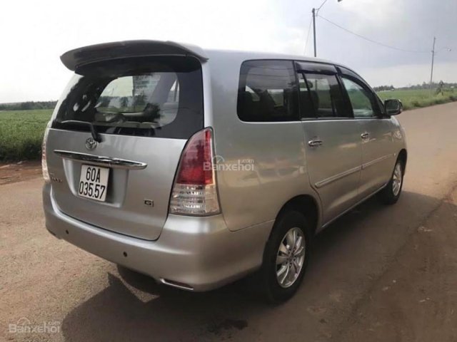 Bán Toyota Innova G năm sản xuất 2010, màu bạc còn mới