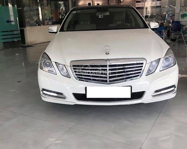 Cần bán xe Mercedes E300 đời 2012, màu trắng