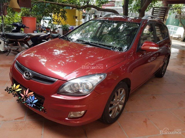 Bán Hyundai i30 CW sản xuất năm 2010, màu đỏ, nhập khẩu nguyên chiếc