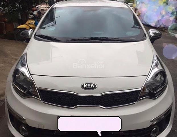 Bán xe Kia Rio 1.4 AT sản xuất năm 2015, màu trắng, nhập khẩu Hàn Quốc, giá chỉ 479 triệu