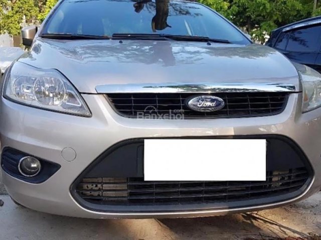 Bán Ford Focus 1.8MT Ghia 2010, màu vàng còn mới