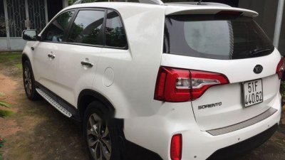 Tôi cần bán xe Kia Sorento số tự động, sản xuất cuối 2016, mẫu 2017