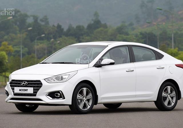 Bán Hyundai Accent đời 2018, màu trắng, nhập khẩu nguyên chiếc, giá tốt