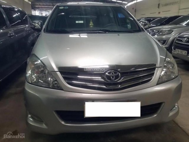 Bán ô tô Toyota Innova 2.0V 2010, màu bạc xe gia đình, giá chỉ 460 triệu