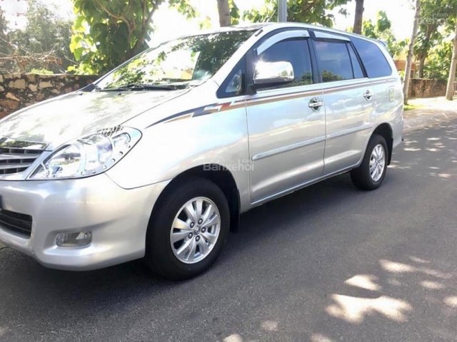 Bán xe Toyota Innova G năm 2011, màu bạc còn mới giá cạnh tranh