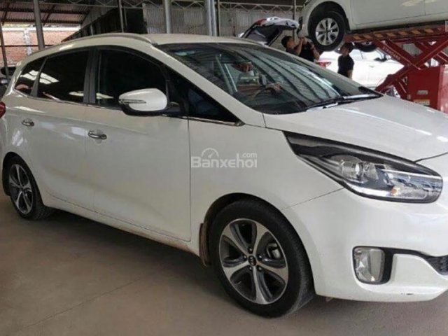 Bán Kia Rondo GAT sản xuất năm 2016, màu trắng