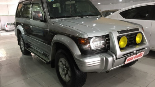 Bán Mitsubishi Pajero 3.0MT đời 2002, màu xám