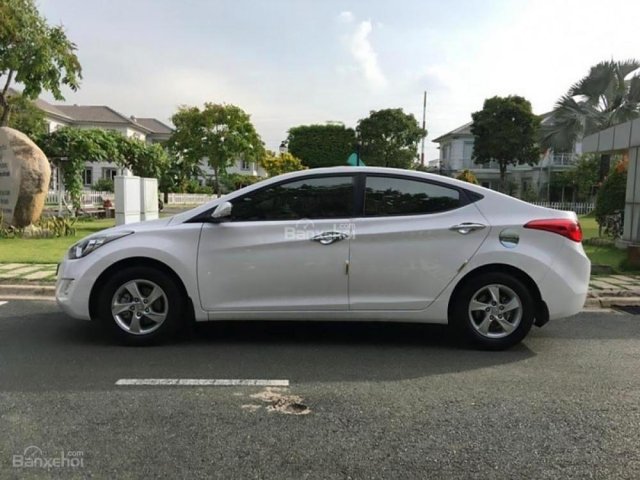 Cần bán gấp Hyundai Elantra 1.8 MT đời 2013, màu trắng, nhập khẩu