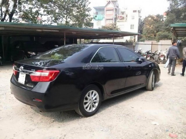 Bán xe Toyota Camry 2.0E màu đen, đời 2015, xe chính chủ