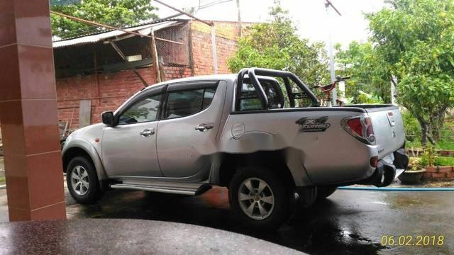 Bán Mitsubishi Triton GLS MT năm 2009, màu bạc, giá 300tr