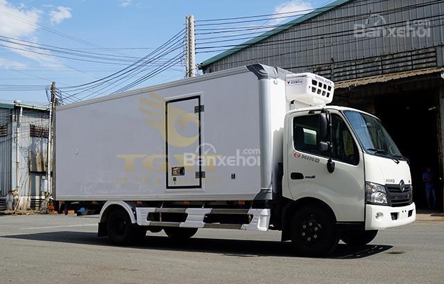 Đại lý xe tải Hino 3T5 đông lạnh, hỗ trợ trả góp 90%