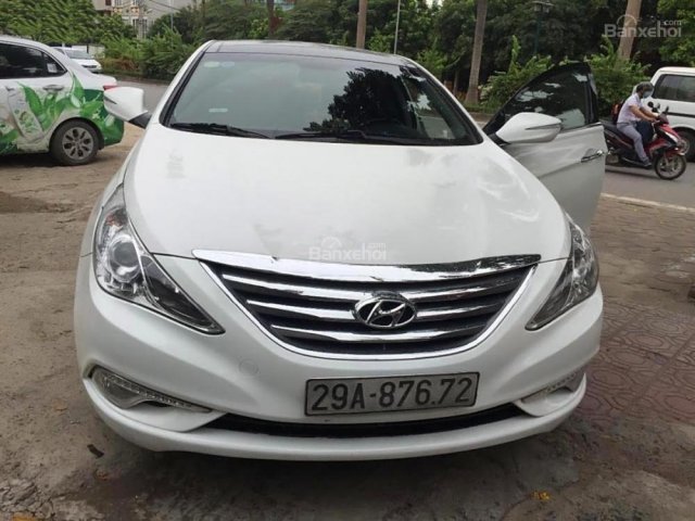 Cần bán Hyundai Sonata năm 2013, màu trắng, xe nhập chính chủ