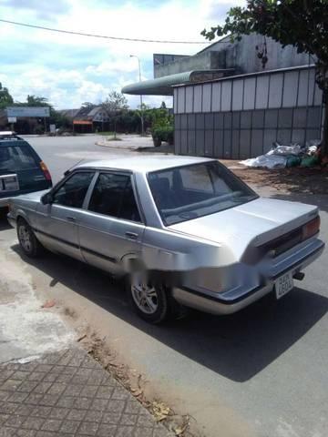 Cần bán gấp Nissan Sunny năm 1986, màu bạc, 39 triệu