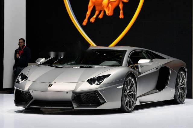 Bán ô tô Lamborghini Aventador sản xuất năm 2018, màu bạc, giá tốt