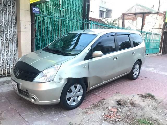 Bán xe Nissan Livina đời 2011 như mới