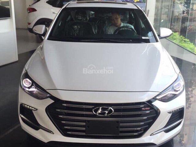 Hyundai Phạm Văn Đồng- Giao ngay Elantra 2.0 AT và 1.6 AT cát, trắng, đen, đỏ. Cho vay 85%, LH: 0901.77.4586