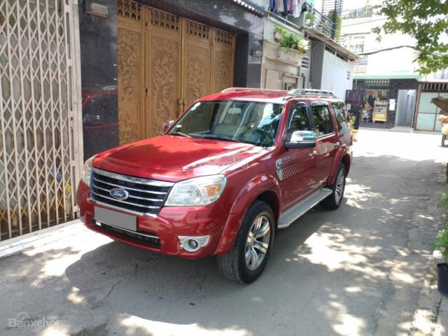 Cần bán Ford Everest 2011 tự động, máy dầu, màu đỏ cực độc và đẹp