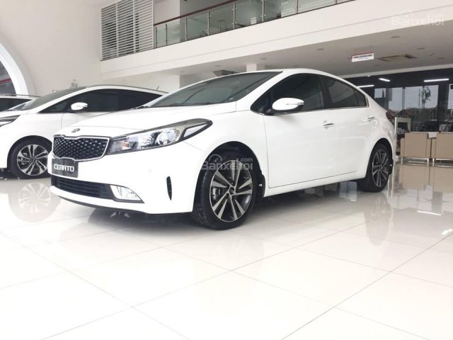 Bán Kia Cerato 1.6 AT sản xuất năm 2018, màu trắng, 589 triệu