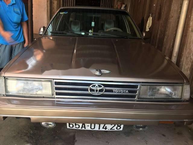 Cần bán Toyota Camry đời 1985 giá cạnh tranh