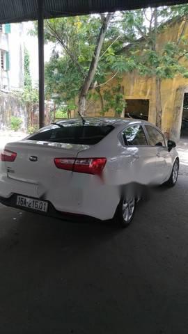 Cần bán lại xe Kia Rio sản xuất 2015, màu trắng còn mới, giá 495tr