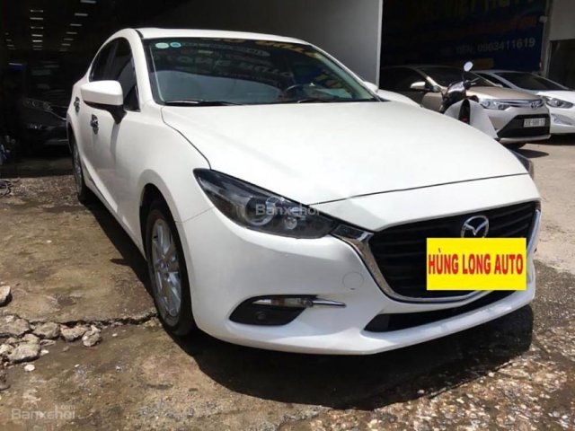 Cần bán gấp Mazda 3 1.5 AT Facelift năm sản xuất 2018, màu trắng 